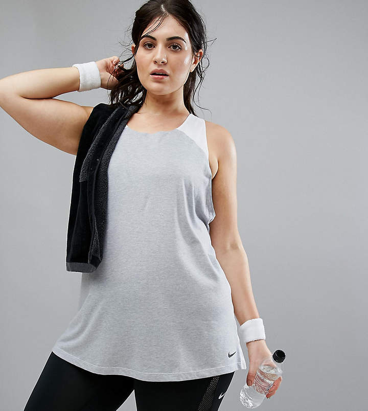 Nike Training Nike – Plus Training – Locker geschnittenes, atmungsaktives Trägershirt in Grau