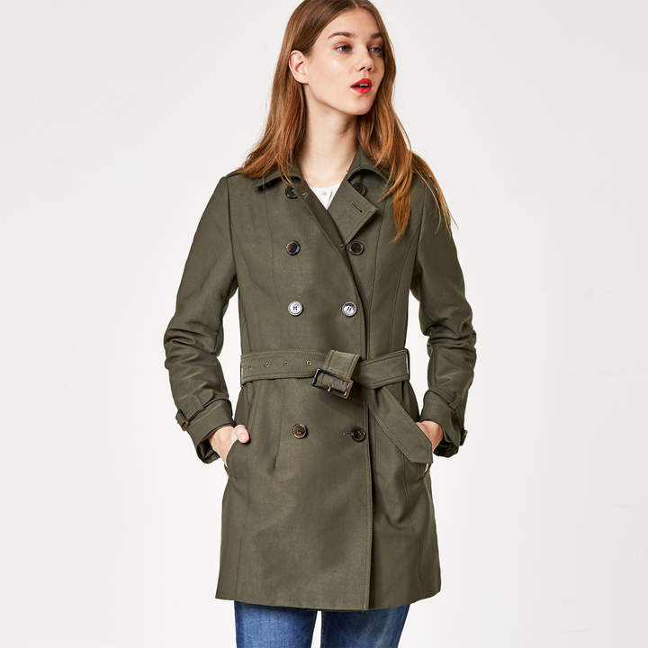 Kurzer Trenchcoat mit Gehschlitz