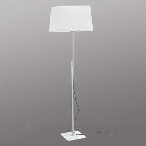 Moderne Stehlampe Habana mit Stoffschirm