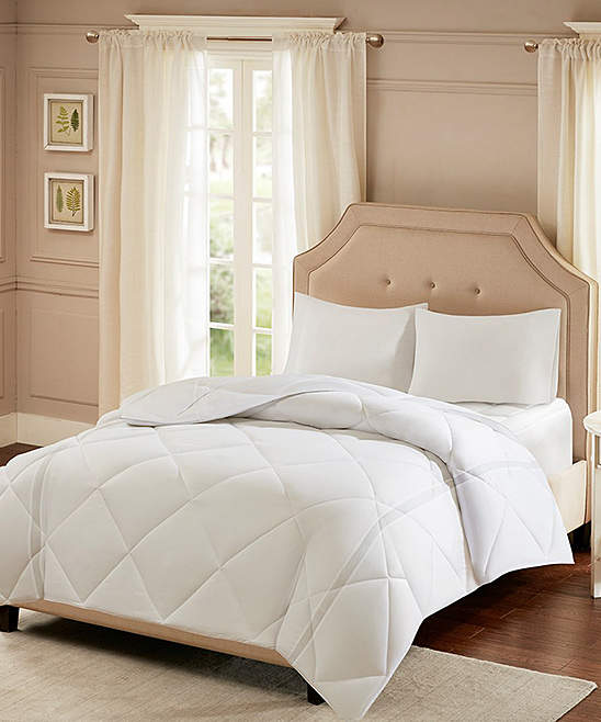 White Coolmax Quilted Down-Alternative Comforter