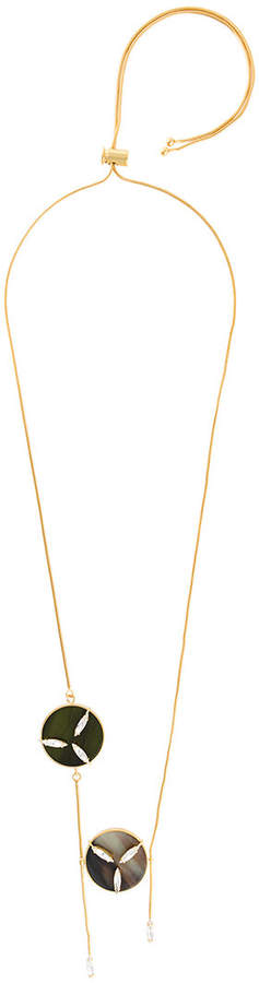 Halskette mit Verzierung