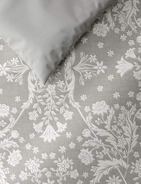 Casual Floral Jacquard Bedding Set