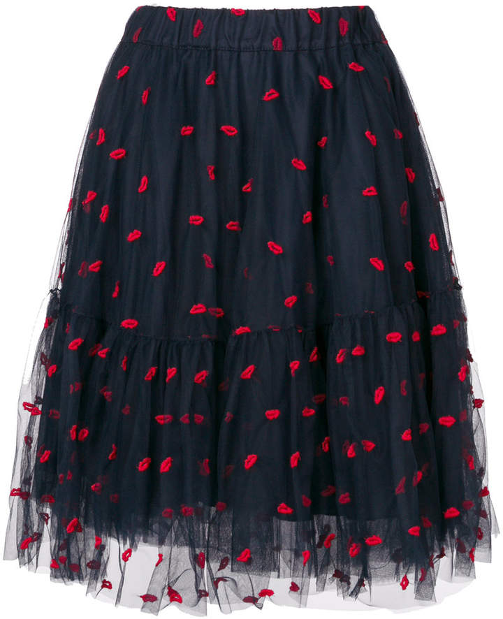embroidered lip full skirt