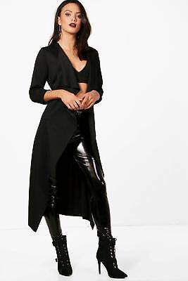 Tall Eliza drapierte mit Jacke