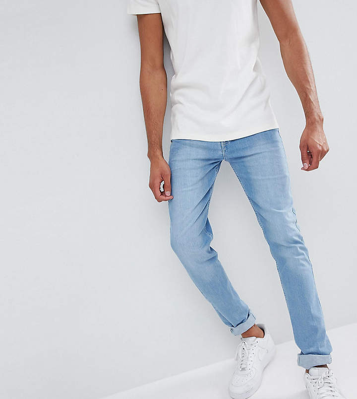 – TALL – Beattie – Eng geschnittene Jeans in heller Waschung