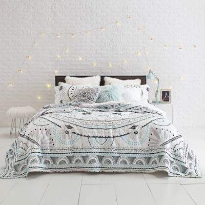 Sophie Medallion Twin Quilt Set