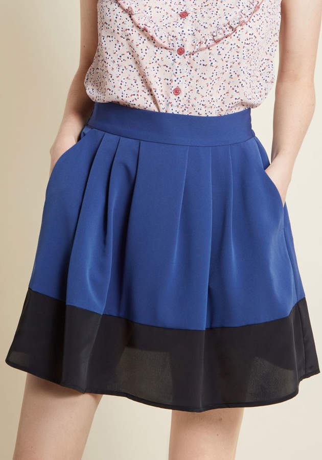 Contrasting Perspective Mini Skirt with Pockets in Navy in 1X - Full Skirt Short Length