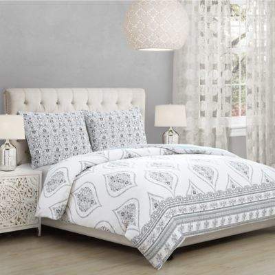 Solange Twin/Twin XL Comforter Set in White/Grey