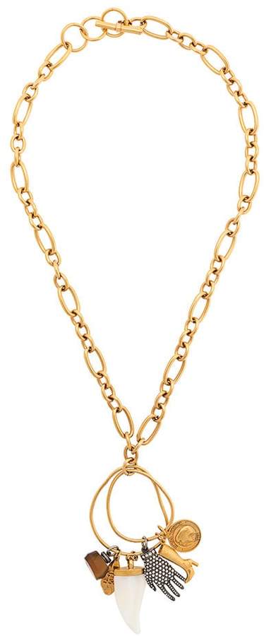 Halskette mit verschiedenen Anhängern