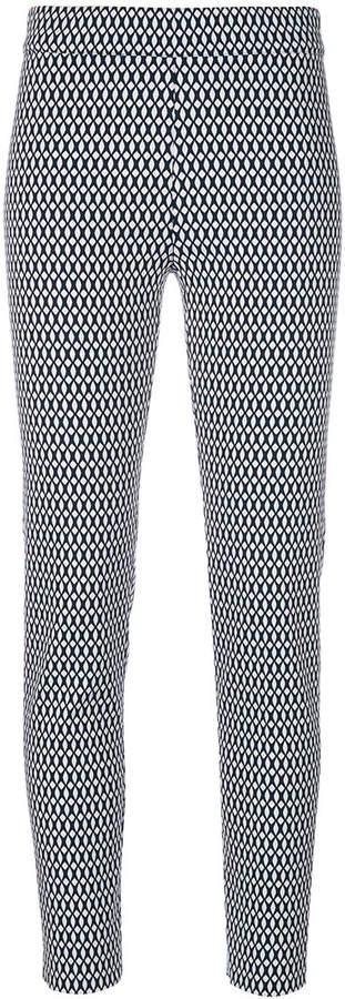 D.Exterior knitted slim-fit trousers
