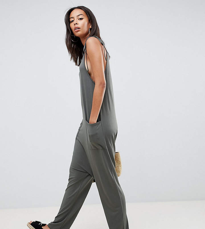 ASOS Tall ASOS DESIGN Tall – Minimaler Jersey-Overall mit Schleifchen