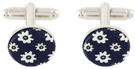 Manschettenknöpfe mit Blütenmuster