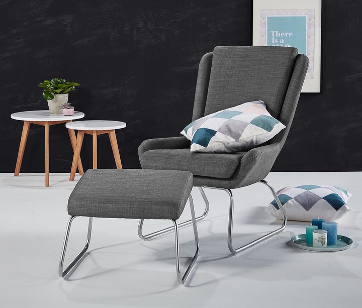 Sessel mit Fußhocker