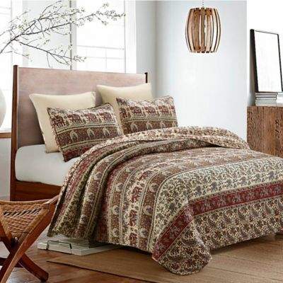 Parade King Quilt Set in Red/Beige