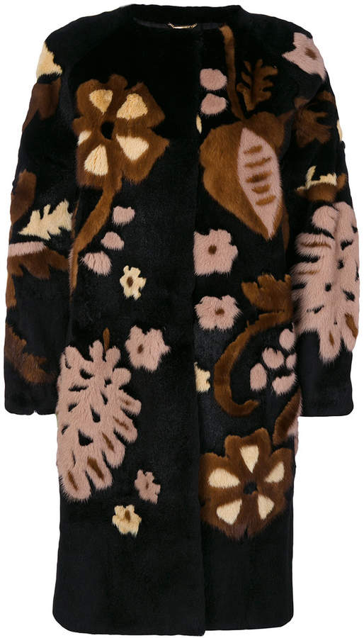 Mantel mit floralem Muster
