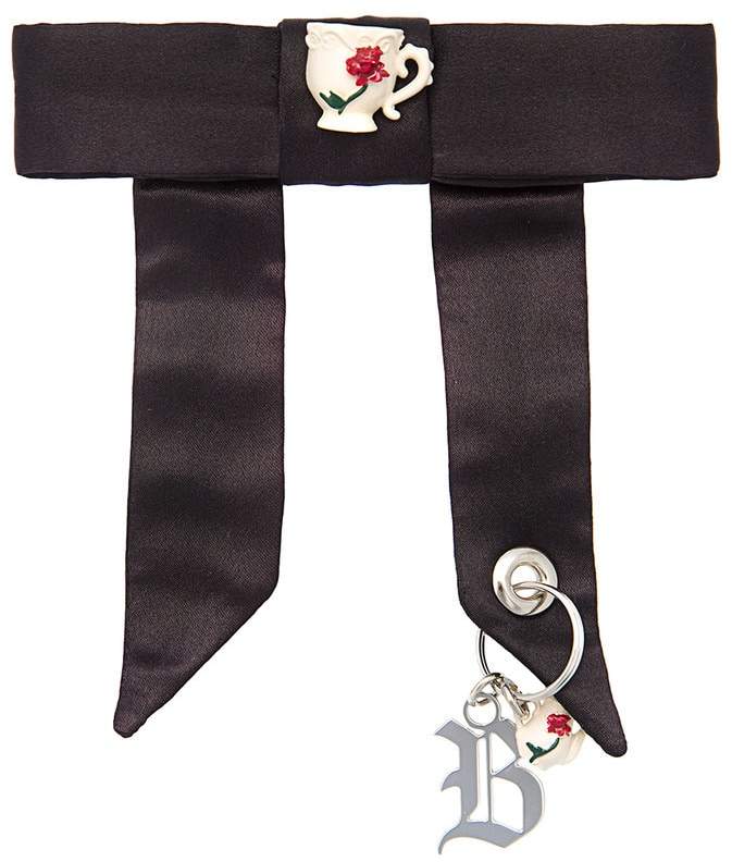 Brosche mit Teetasse