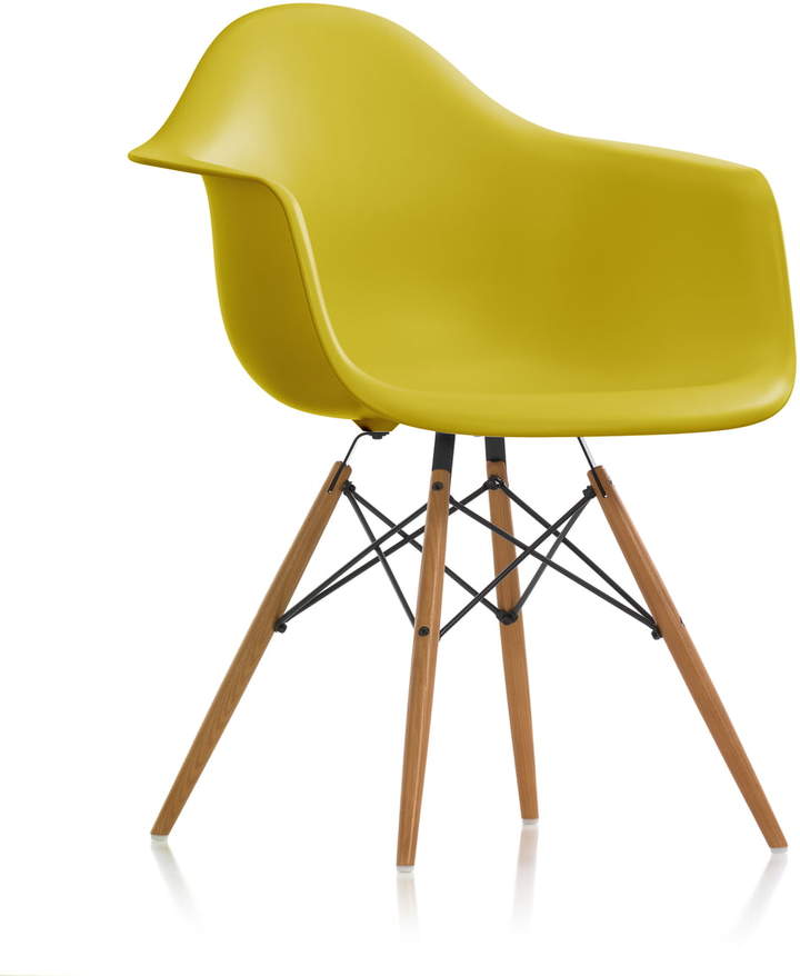 Eames Plastic Armchair DAW (H 43 cm), Esche honigfarben / Senf, Filzgleiter weiß (Hartboden)
