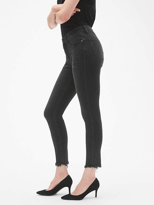 Mid Rise Curvy True Skinny Ankle Jeans in 360 Stretch