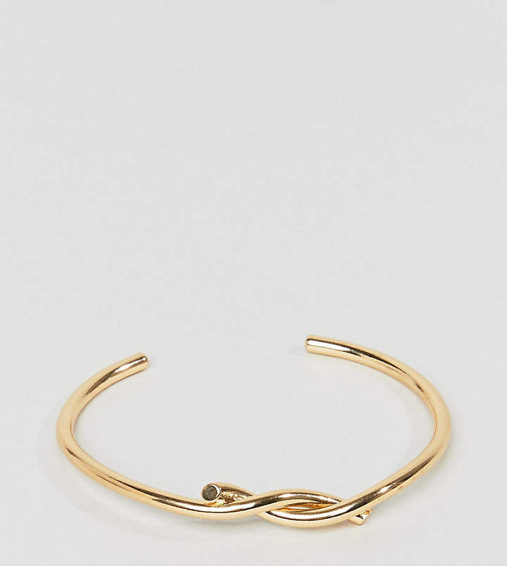 – Armband mit verknotetem, miteinander verbundenem Design