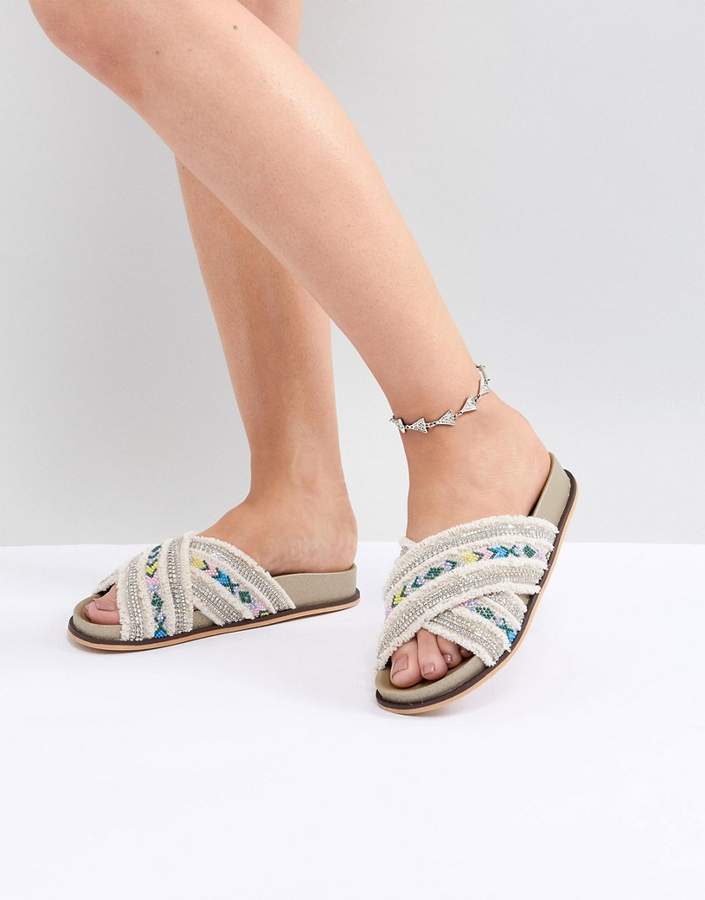 DESIGN Engraved Triangle Anklet