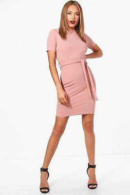 Damen Evy Elegant geschnittenes Kleid mit Zierfalten und Gürtel