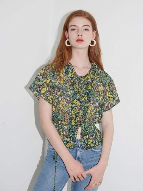 Ruffle Point Floral Blouse