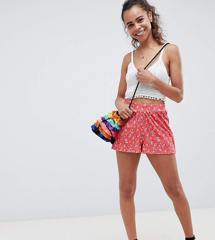 DESIGN Petite culotte shorts in ditsy floral