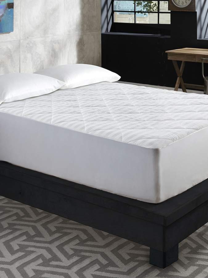 MGM Grand at Home MGM Grand at Home Luxury Damask Diamond Quilt Mattress Pad