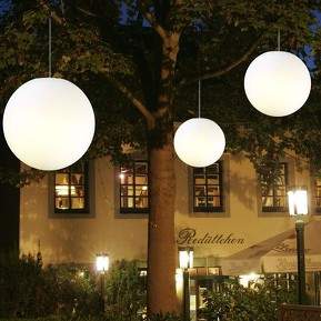 Famose Hängeleuchte Snowball weiß für außen