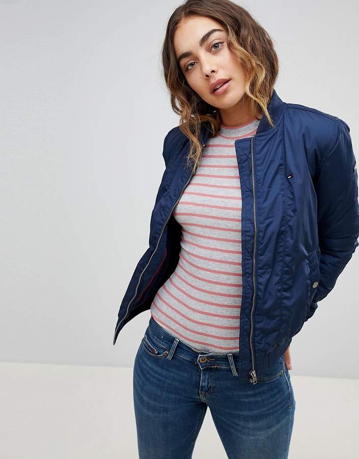 – Gefütterte Bomberjacke