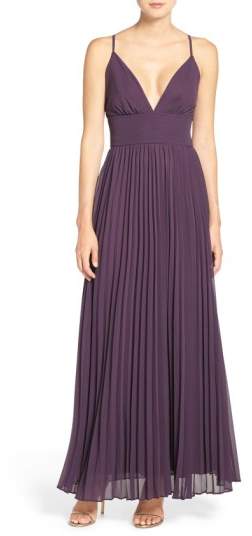 Women's Lulus Plunging V-Neck Pleat Georgette Gown