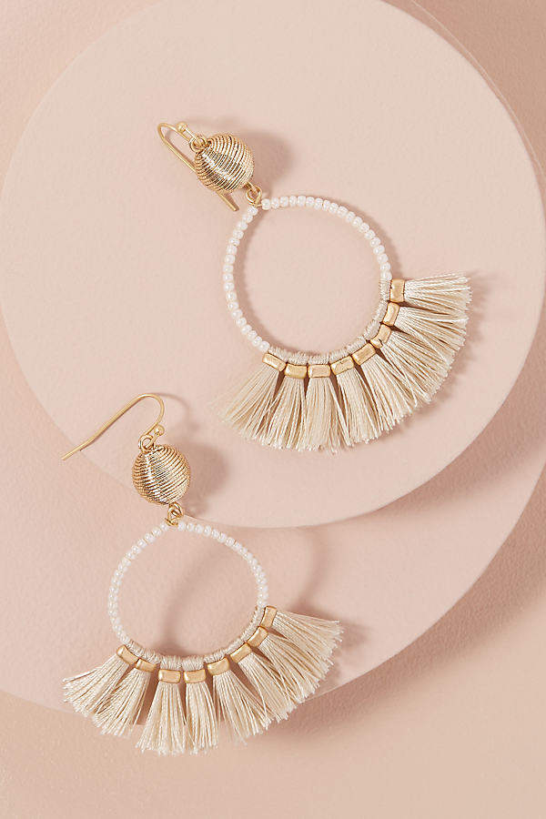 Creolen mit Quasten- und Perlenverzierung - Cream