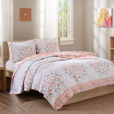 Intelligent Design Pepin Reversible Twin/Twin XL Quilt Set in Coral
