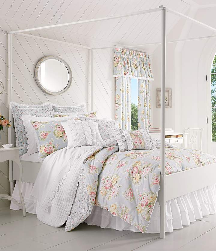Piper & Wright Stella Eyelet-Trimmed Floral Reversible Comforter Set