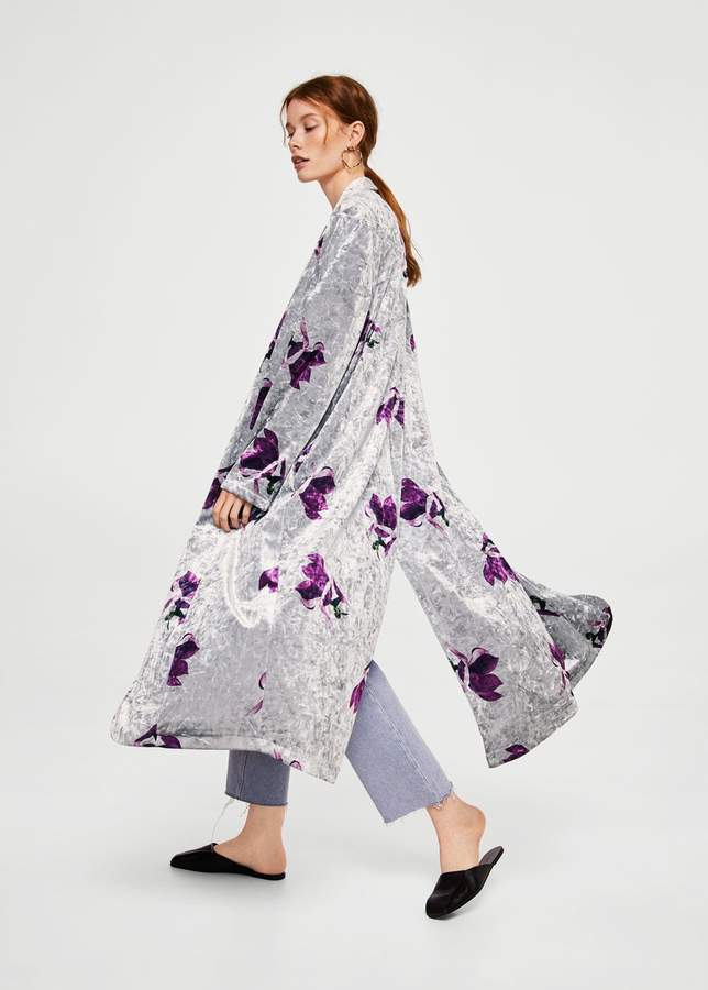 Geblümter Samtkaftan