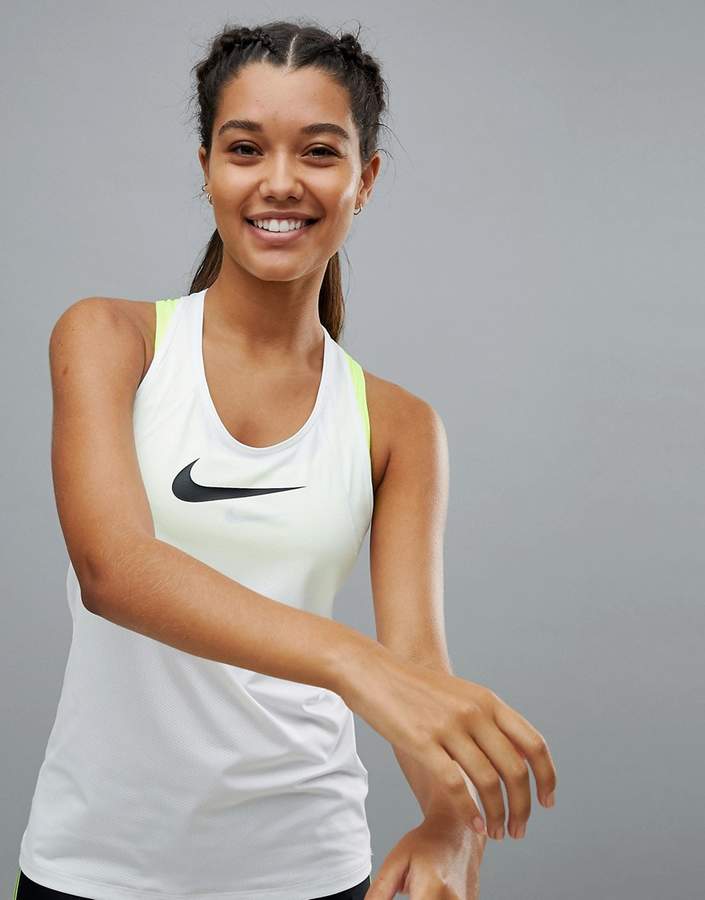 Nike Training Nike – Pro Training – Weißes Tanktop