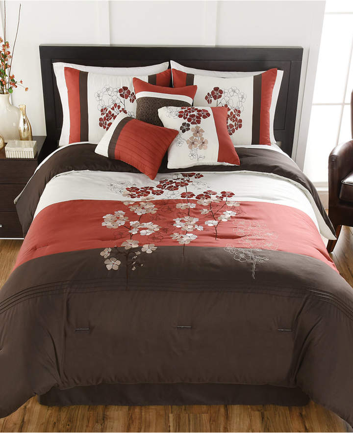 Hallmart Collectibles Finnette 7-Pc. Queen Comforter Set Bedding