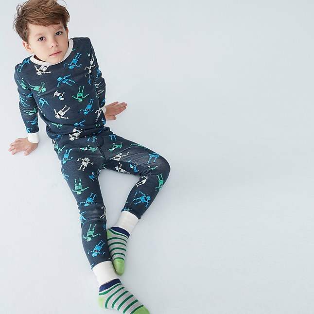 Kids' pajama set in robots