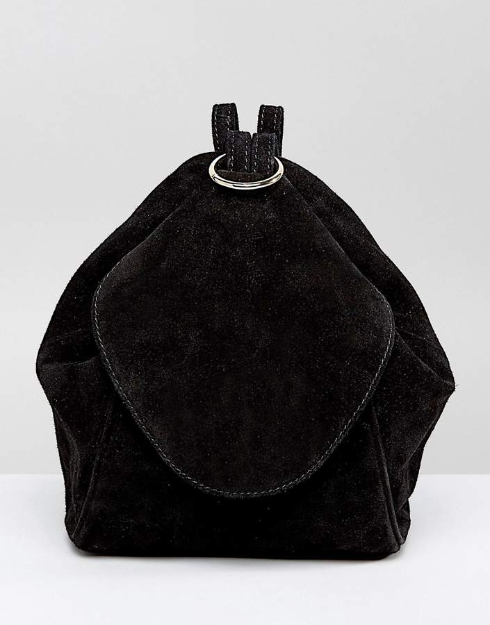 – Minimalistischer Rucksack aus Wildleder mit Ring