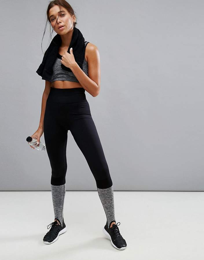 KISAIYA Kisaiya – Yoga – Leggings mit Kontrastdesign in Schwarz und Grau