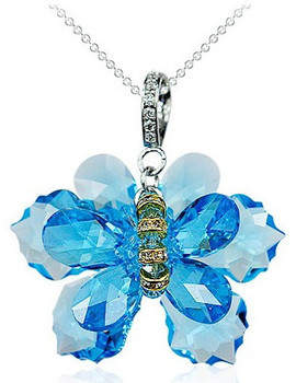 Blue Pearls Kettenanhänger Schmetterling-Halskette mit blauen Swarovski Elements