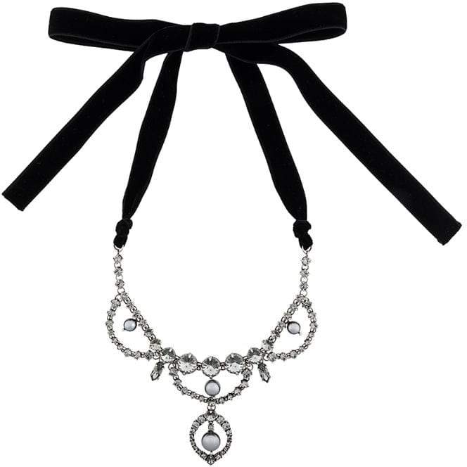 Halskette mit Kristallen