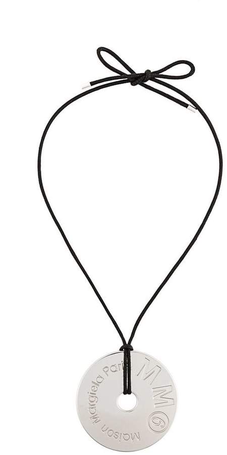 Halskette mit Oversized-Anhänger