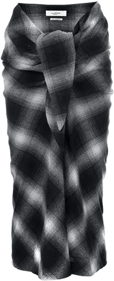 Karierter Rock im Grunge-Look