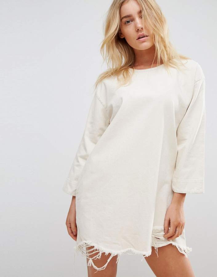 – Eira – Jeanskleid mit zerschlissenem Saum