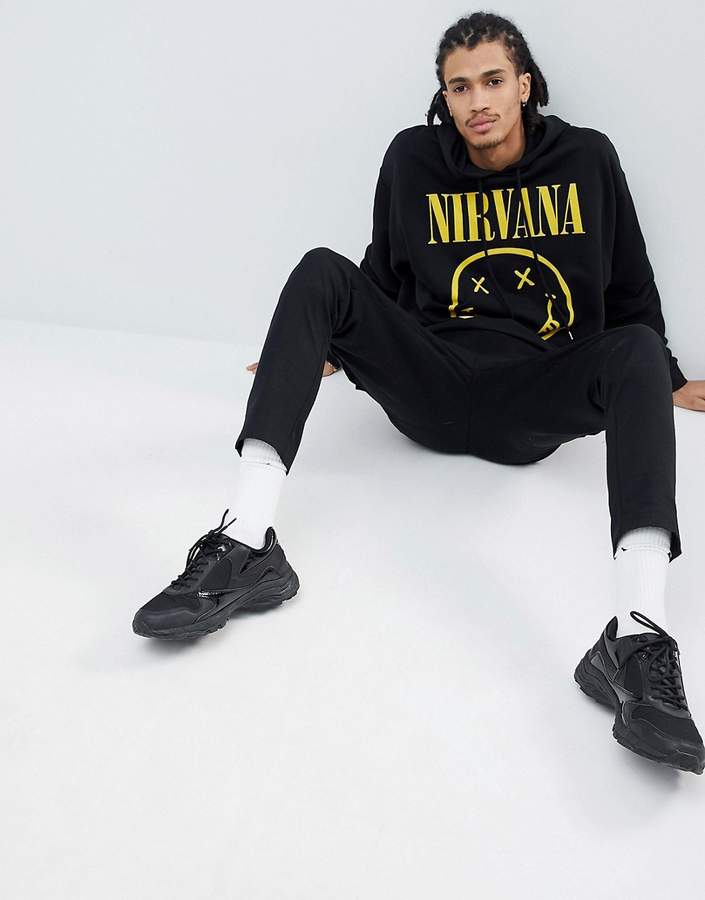 DESIGN – Kapuzenpullover mit Nirvana-Print