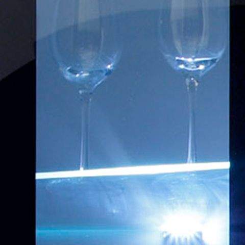 California EEK A+, Beleuchtung Eva