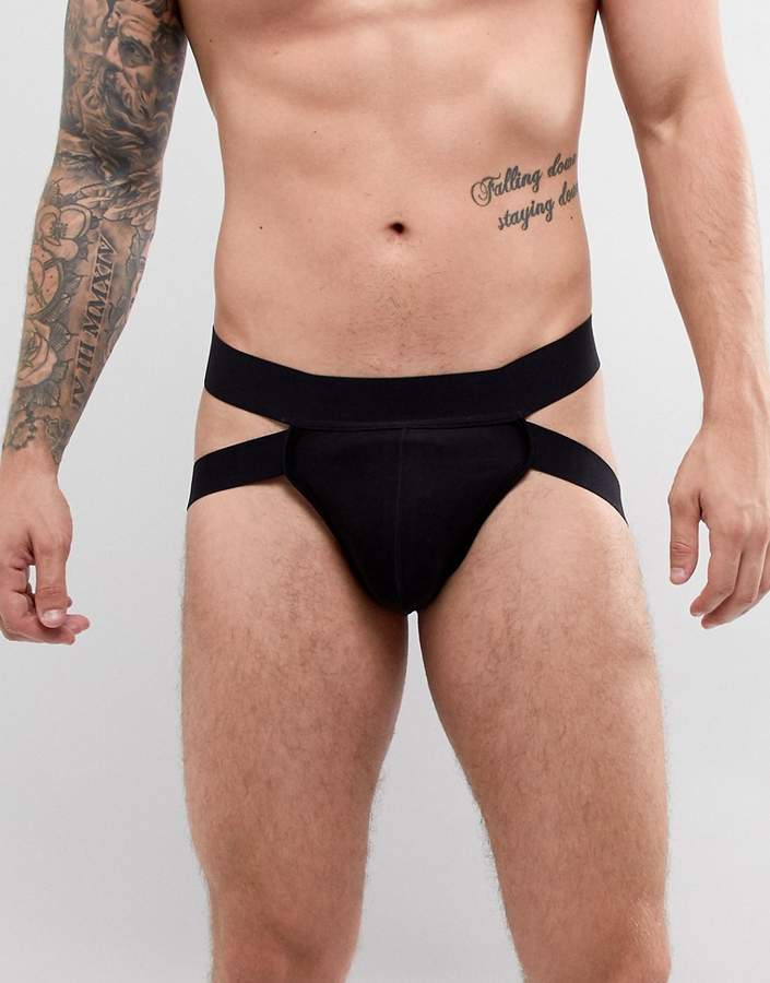 – Schwarzer Jockstrap mit Riemendetail am Bein