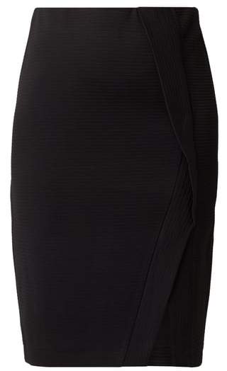 Buy Rock mit Rippenstruktur und Gehschlitz!