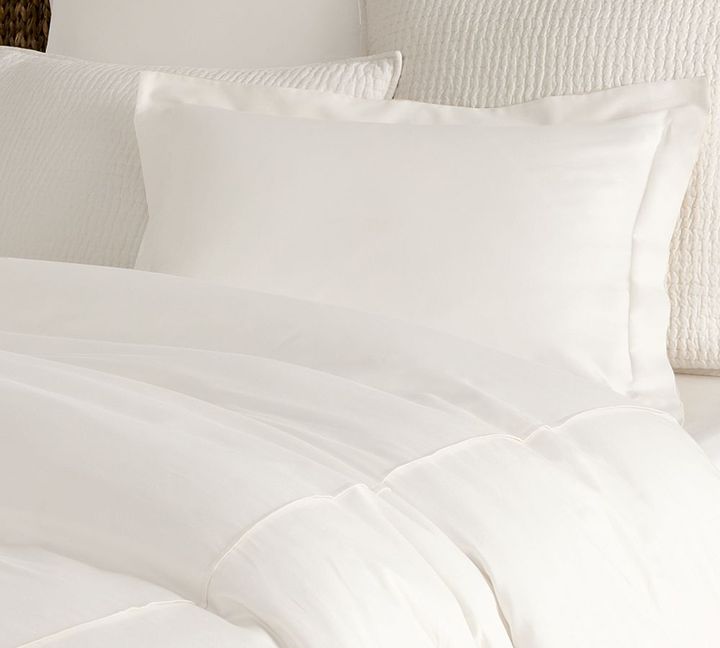 25 Percent Off Bedding and Bath Items at Pottery Barn White Sale